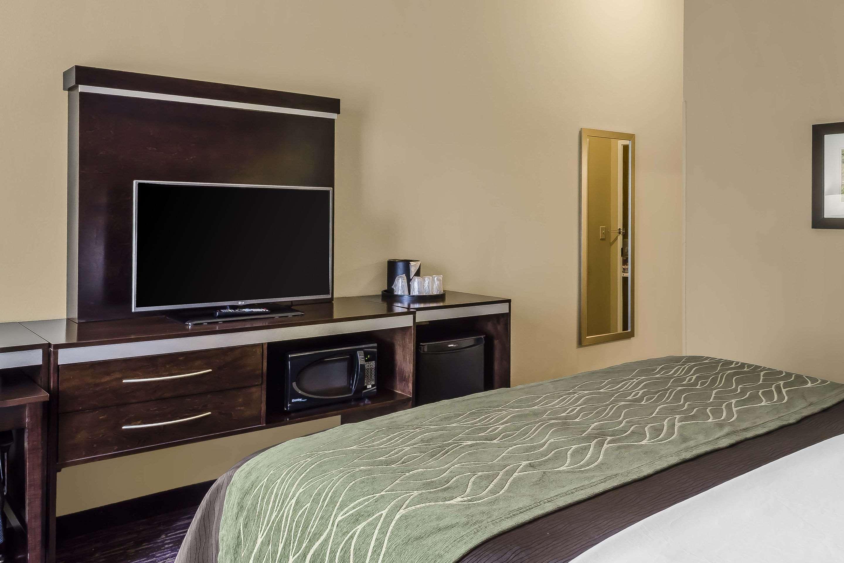Comfort Inn & Suites Dothan East Bagian luar foto