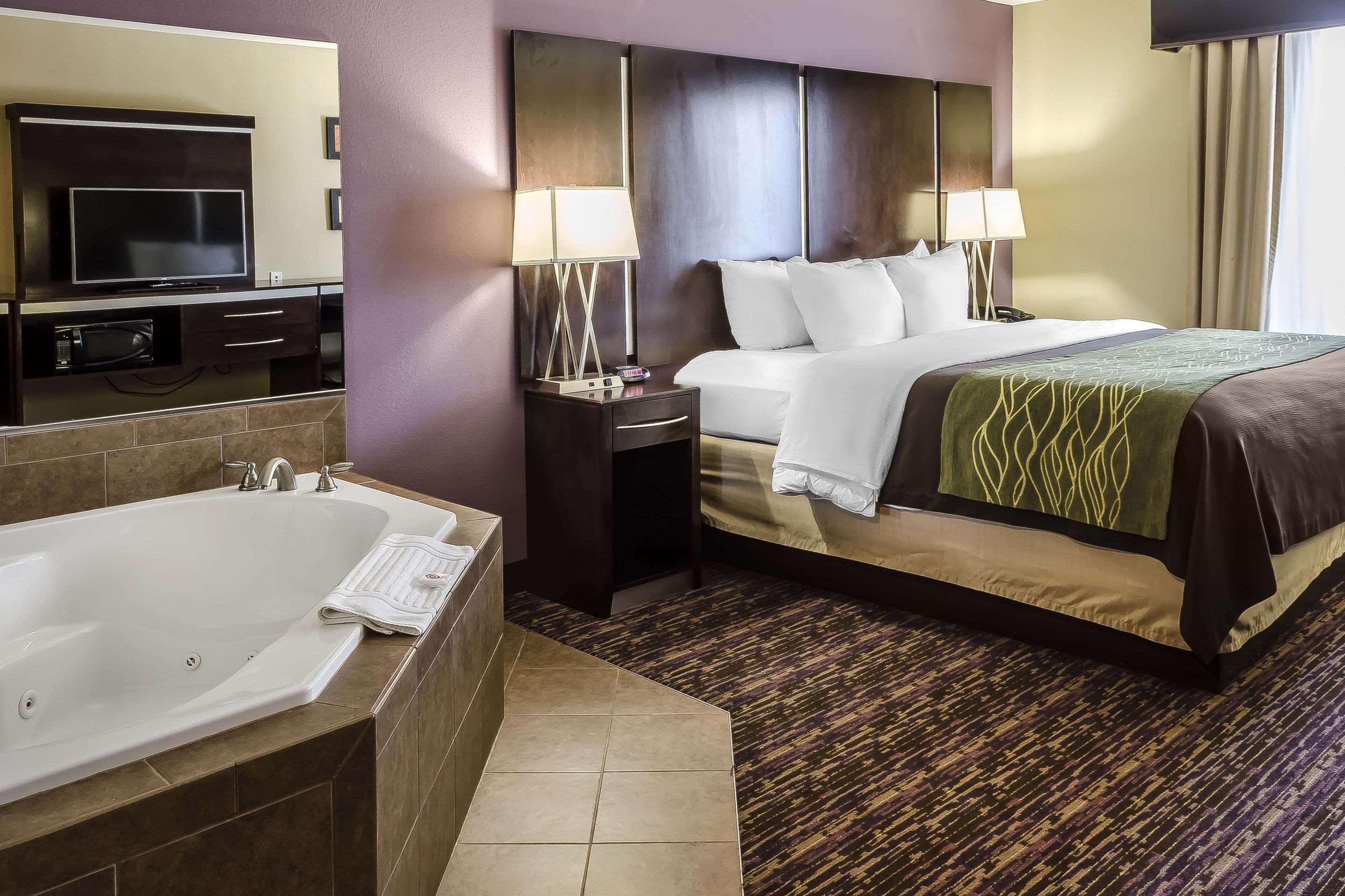 Comfort Inn & Suites Dothan East Bagian luar foto