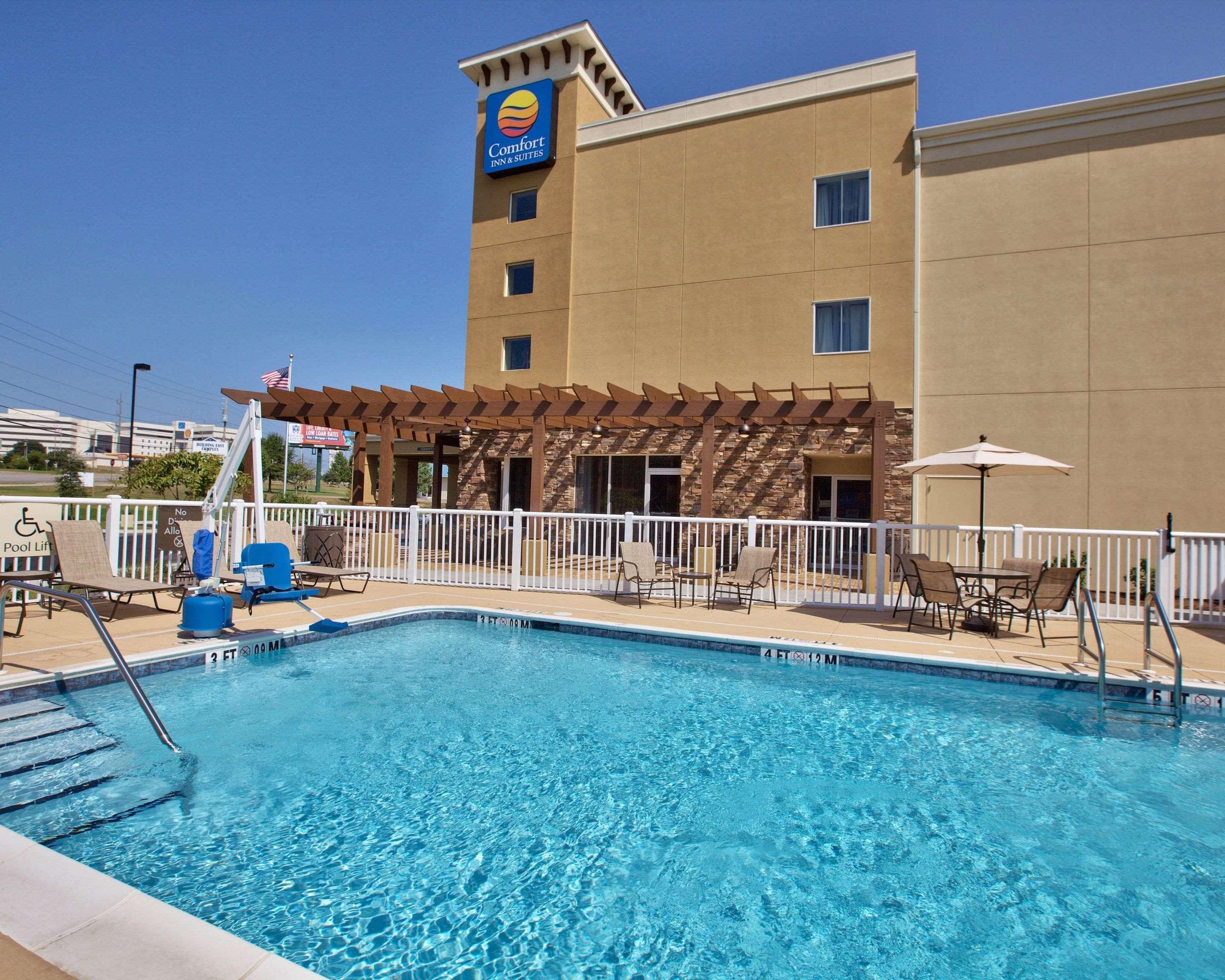 Comfort Inn & Suites Dothan East Bagian luar foto