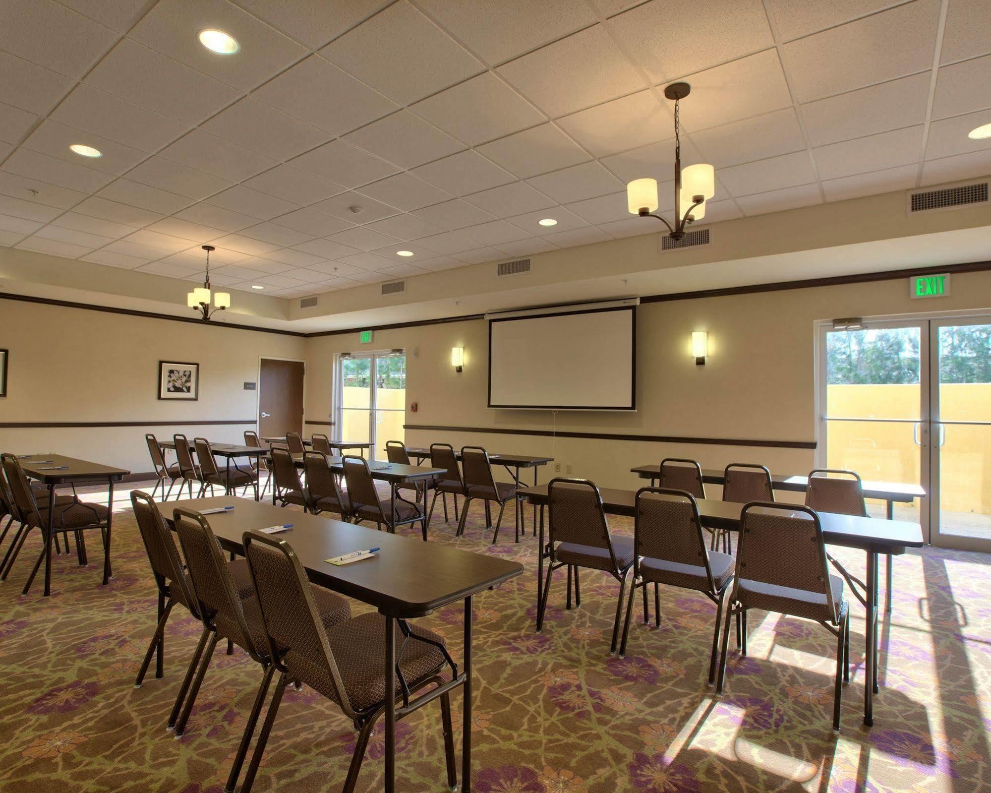 Comfort Inn & Suites Dothan East Bagian luar foto
